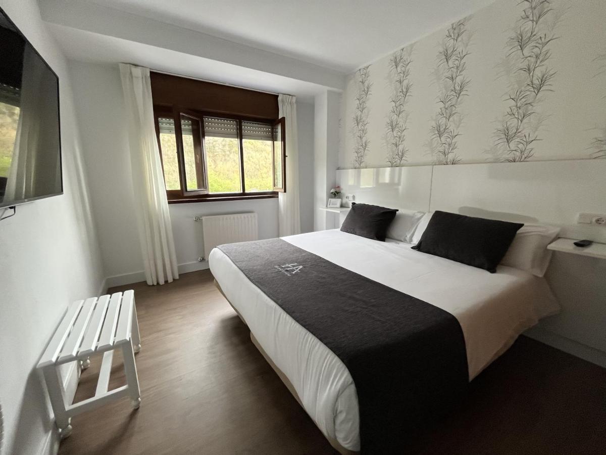 Hotel Avelina Cangas de Onis Luaran gambar