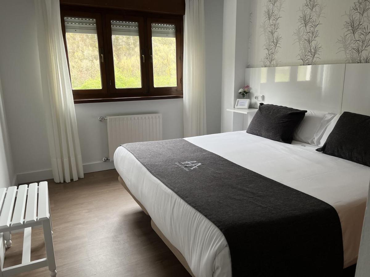 Hotel Avelina Cangas de Onis Luaran gambar