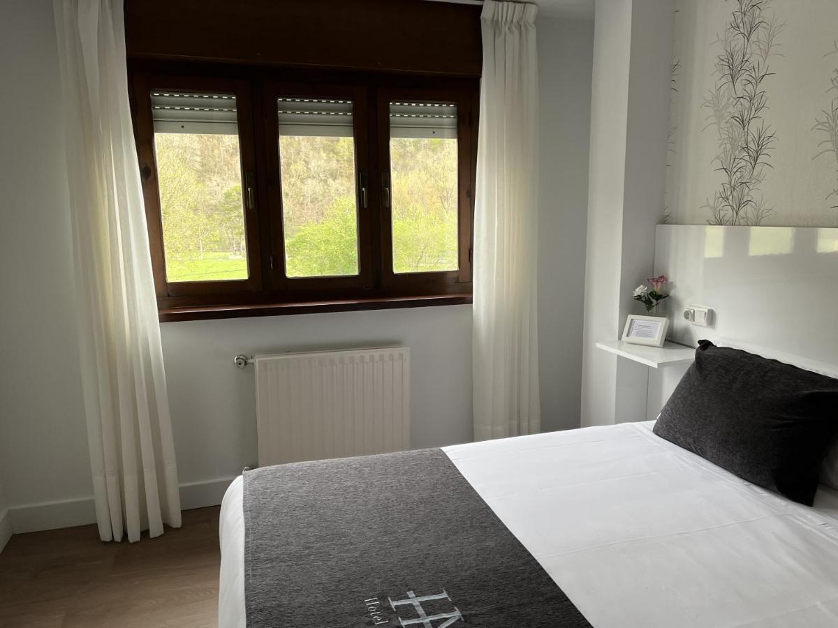 Hotel Avelina Cangas de Onis Luaran gambar