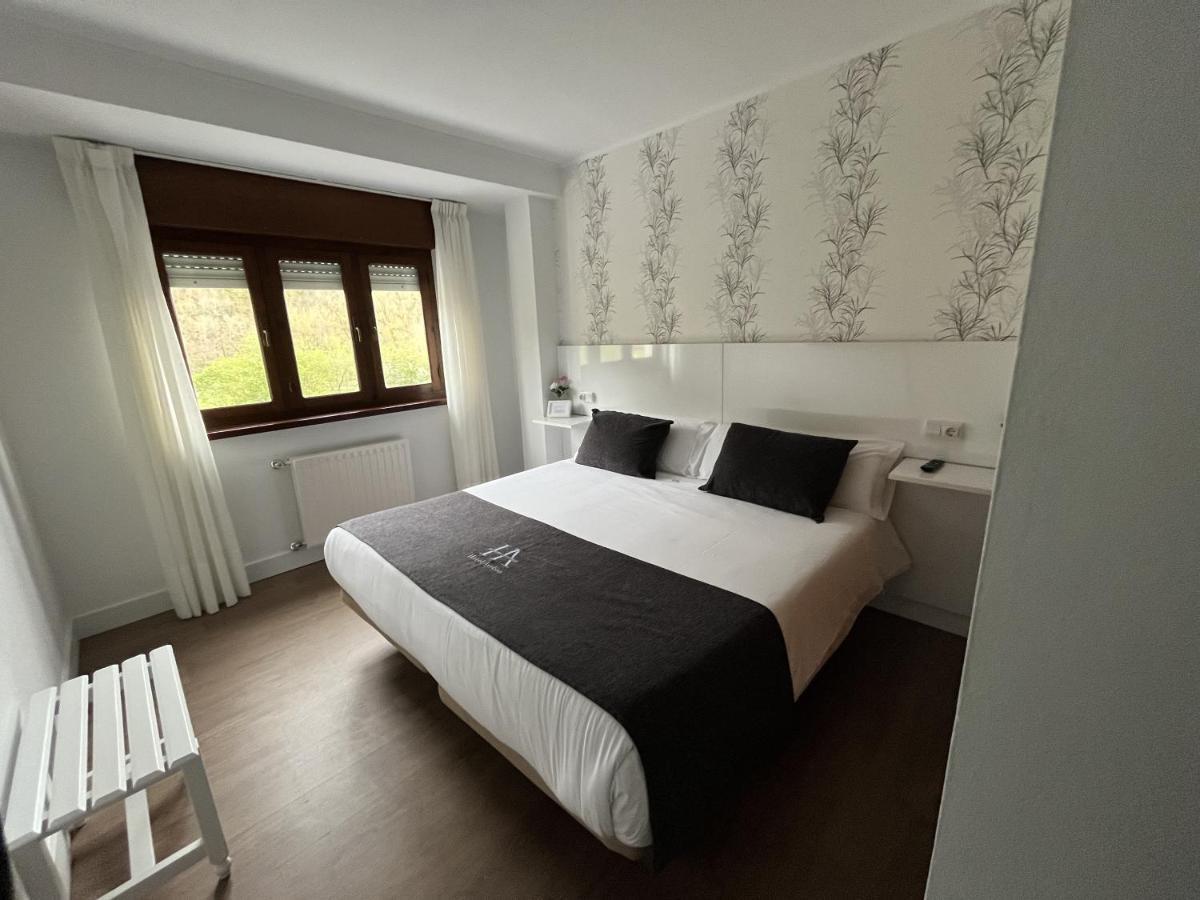 Hotel Avelina Cangas de Onis Luaran gambar